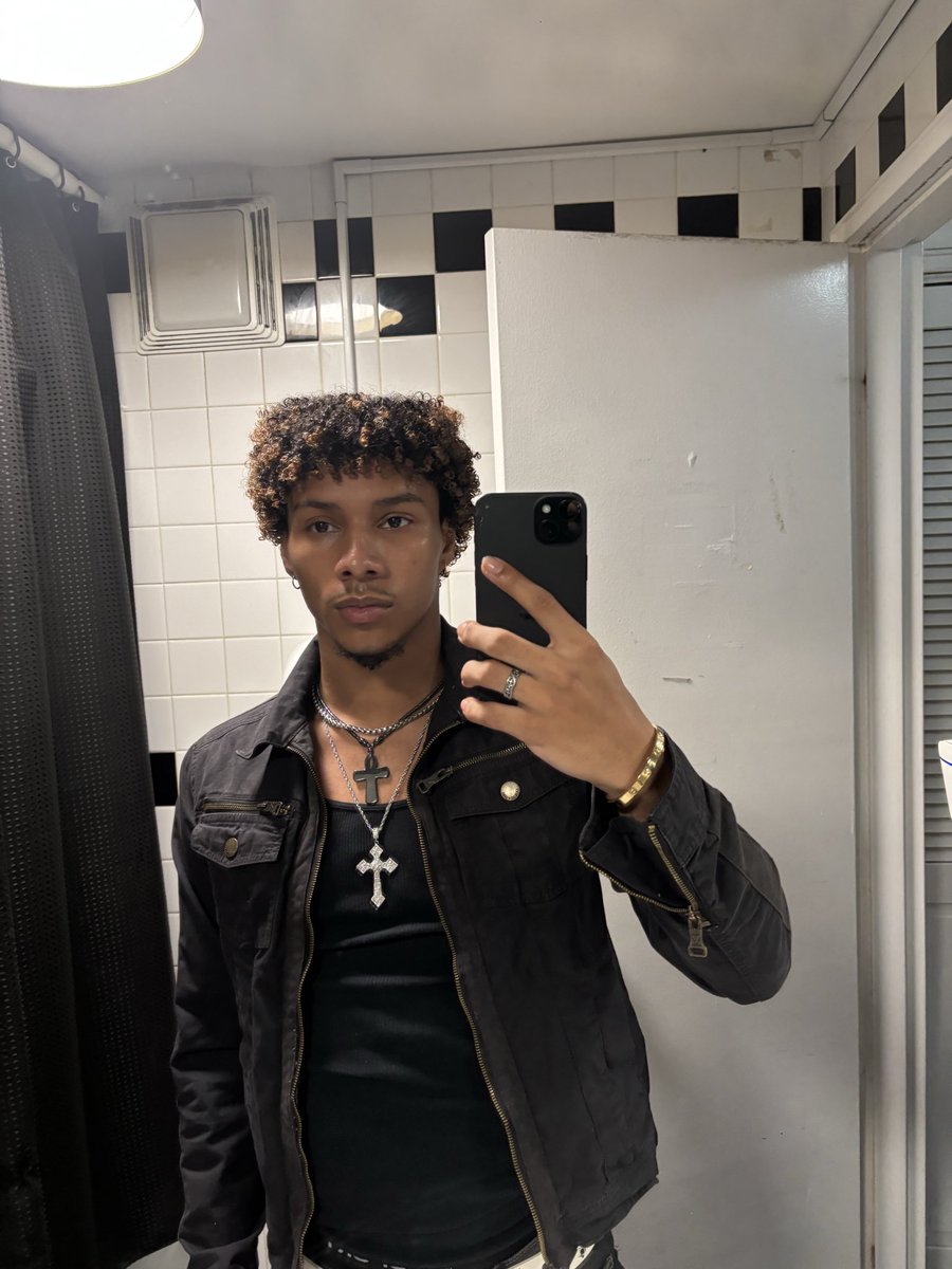Nicojusthere's tweet photo. Spooky season https://t.co/DuuQ8LKNva