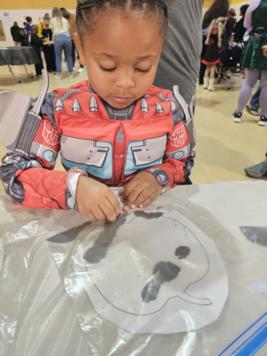 BrandiKotsalis1's tweet image. Spooky Science Night was full of "ohhhhhh!" and "ahhhhh!" 
@RCE_HCS #WeAreRacers #UnlockPotential