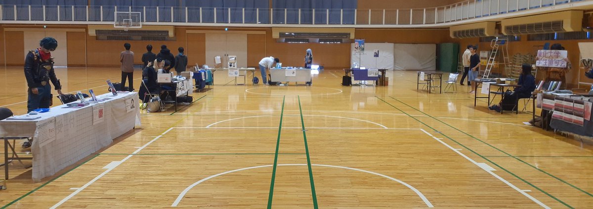 comicforest's tweet photo. 設営完了しました!
川内体育館へぜひお越しください!
 #東北大学祭 https://t.co/Is0ArqXPPq