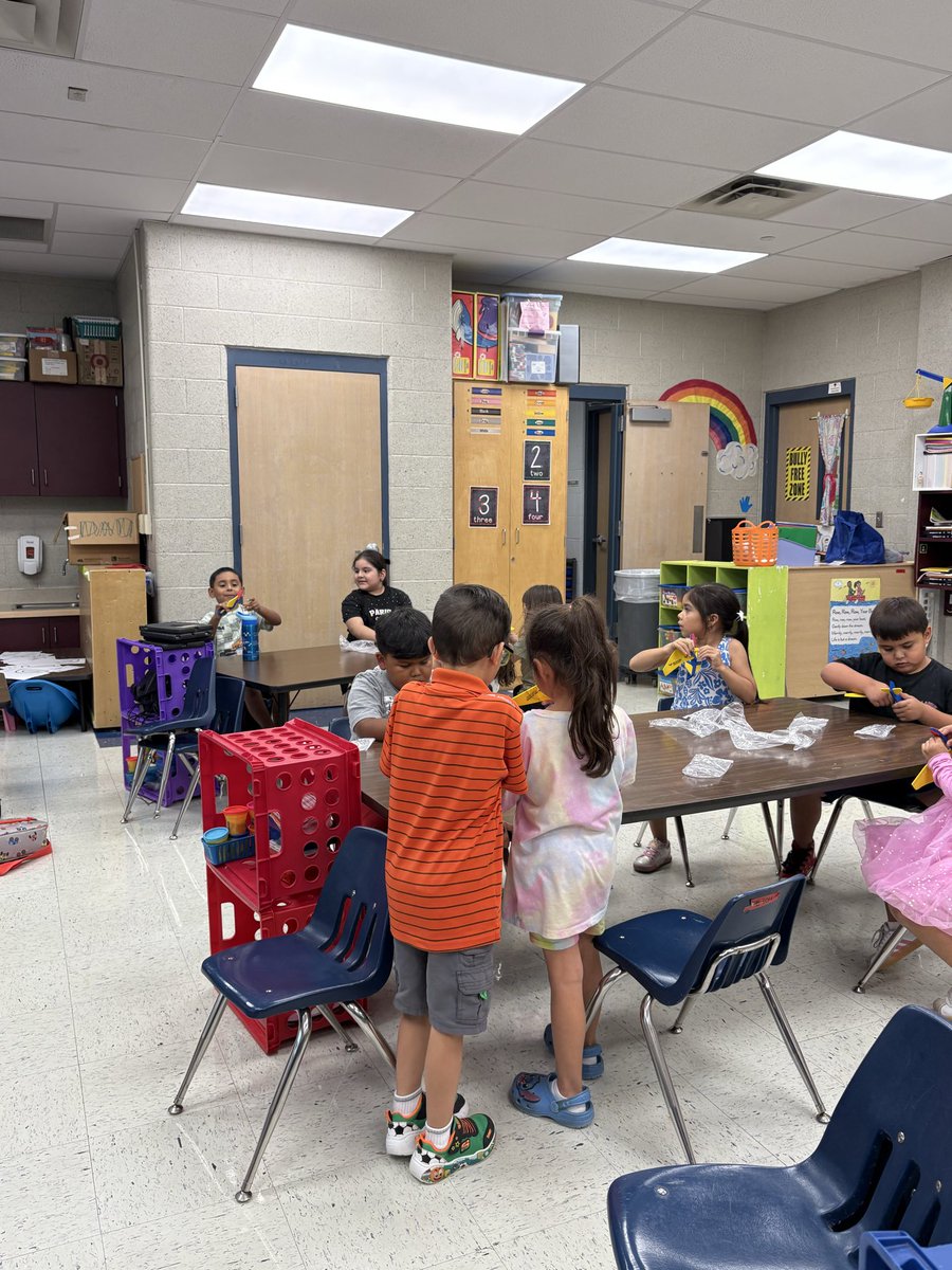 thebre82's tweet photo. Flight Club fun in full force 👏😊 @NISDPowell https://t.co/GXoxAgflmC