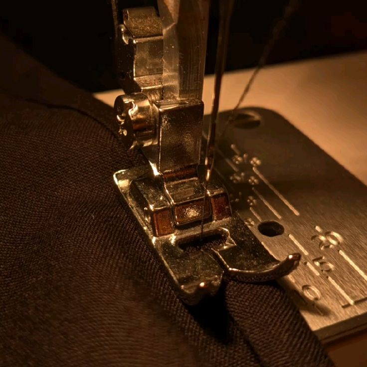 checkmatechase's tweet image. ㅤㅤㅤㅤㅤ
long day!! fixing up my suit :]
ㅤㅤㅤㅤㅤ