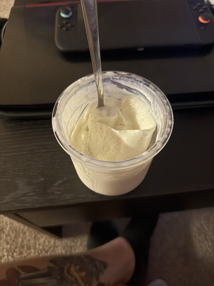 Greatbigsword's tweet photo. Getting #creami with it tonight off the vanilla bean costco greek yogurt https://t.co/TlOj3r5W1q