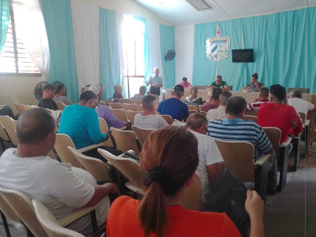 perez_placencia's tweet image. Maxima dirección del @PartidoPCC y la Asamblea Municipal del #PoderPopular de #PuertoPade emiten indicaciones para la protección de los recursos materiales y humanos ante el posible paso de la tormenta tropical #Melissa #PorPuertoPadreTrabajamos #PorLasTunasLaVictoria
