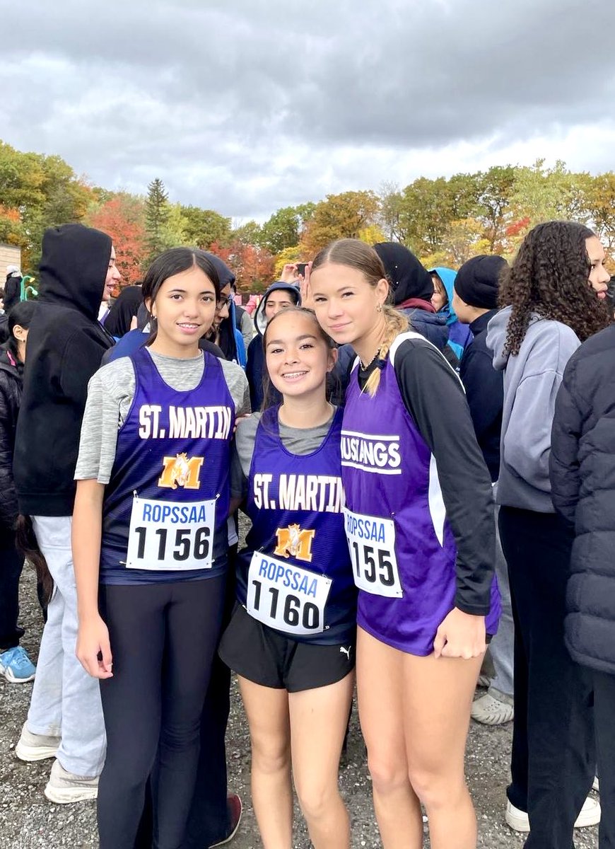 The Cross Country team ran at the ROPSSAA finals today where the entire team did a great job! Congrats to our Novice Boys for placing 3rd, Lily Barna for finishing in 13th and Rachel Thomas who came in 6th. These athletes will now compete at OFSAA!  Amazing job, Mustangs💜💛