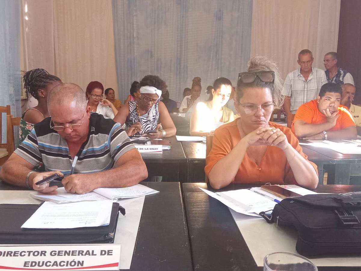 AsambleaPedro's tweet image. Hay que ejercer control popular en todas las demarcaciones territoriales,en todas las unidades de producción y servicios donde se decide la atención al pueblo,esa tarea no permite espera.. 
#PedroBetancourtEnBicentenario
#PoderPopular