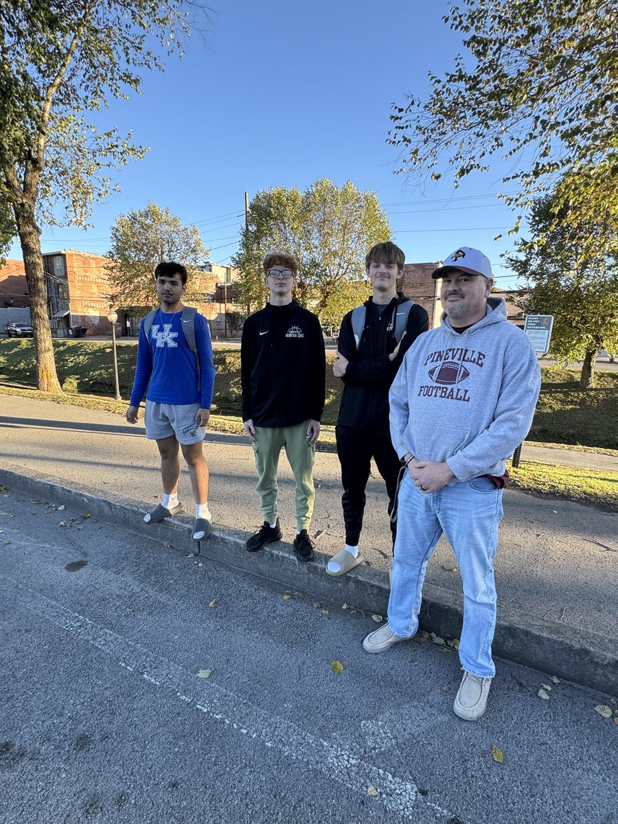 pinevillembb's tweet image. Our players &amp;amp; coaches had fun tonight volunteering at the Tri-State Challenger League Trunk or Treat in Middlesboro. 

Spending time together off the court. ✅
Serving others. ✅

#ThePinevilleWay