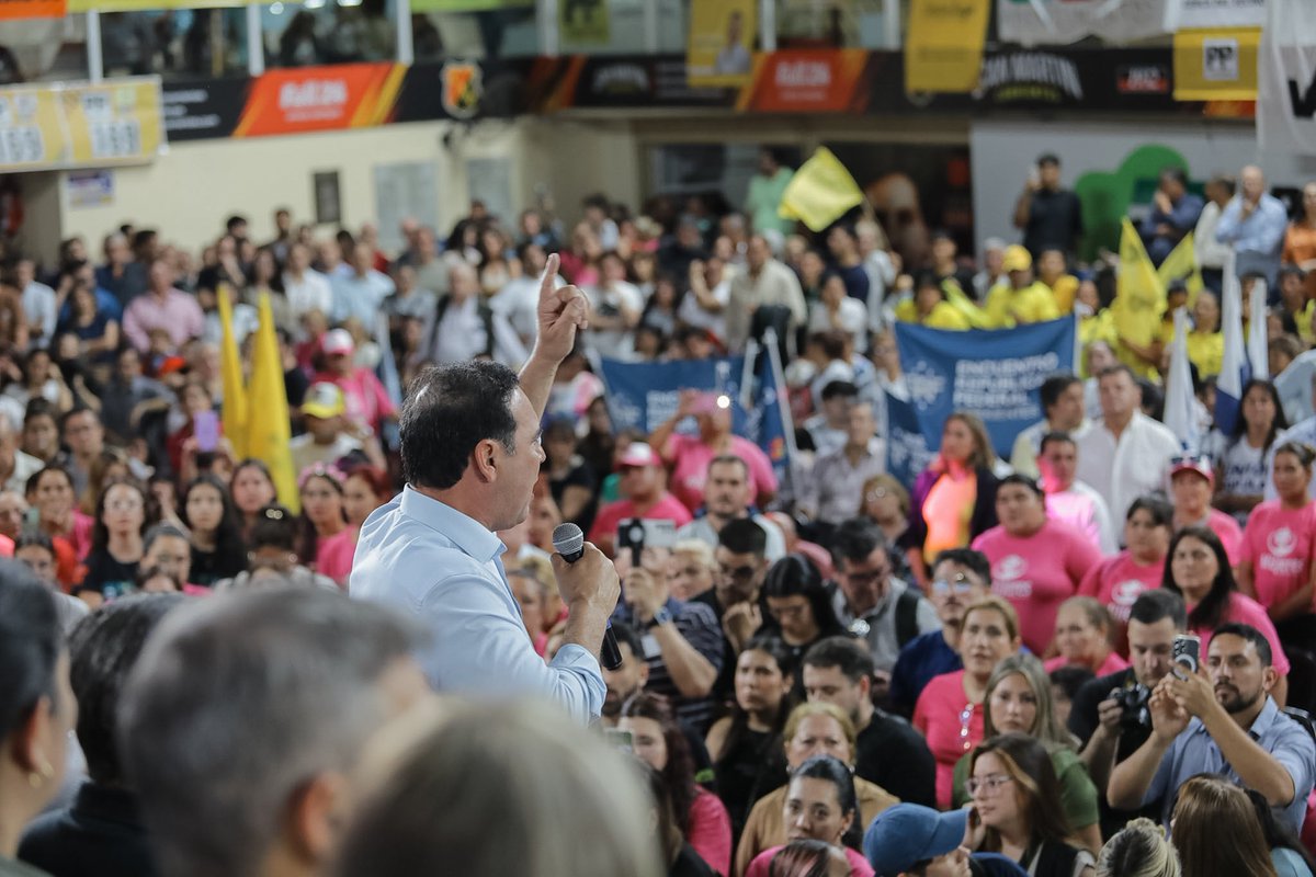 gustavovaldesok's tweet photo. En el Congreso de la Nación, esta lista va a anteponer los intereses de los correntinos, no los de Cristina ni los de Karina: ¡Queremos representantes que trabajen por lo que necesita la provincia y no reciban órdenes de quienes ni siquiera conocen #Corrientes! https://t.co/Wuzz5I9tN7