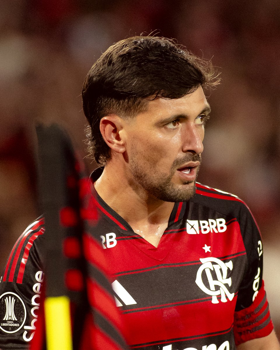 e diziam que veiga era melhor que arrascaeta kkkkkkkkkkkkkkkkkkkkkkkkkkkkkkk 

VEIGUINHA NÃO CHEGA AOS PÉS DE GIORGIAN DE ARRASCAETA!!