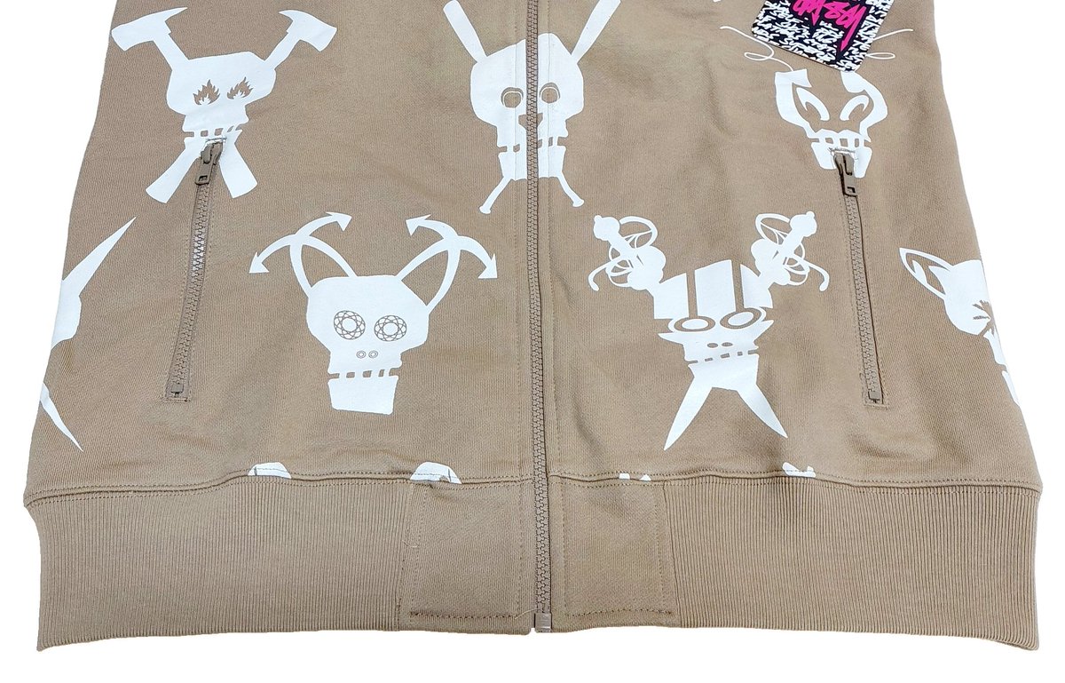 create_gv's tweet photo. ブランド名:STUSSY ステューシー × FUTURA フューチュラ
品名:コラボ限定 クロスボーン スカル総柄 スウェットパーカー
販売中商品一覧
⇩ ⇩ ⇩
https://t.co/CQwFvudott
#CreateGoodVision
#クリエイトグッドビジョン
#お洒落 #ヴィンテージ #デッドストック #レア #希少 #入手困難 https://t.co/hBBvR5Jq0J