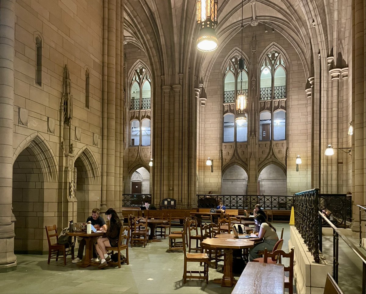 JoshLipnik's tweet image. Cathedral of Learning (1926)
Pittsburgh, PA
America’s tallest academic building, the Gothic Revival-Art Deco skyscraper was designed by architect Charles Klauder to serve as the centerpiece of the University of Pittsburgh campus.