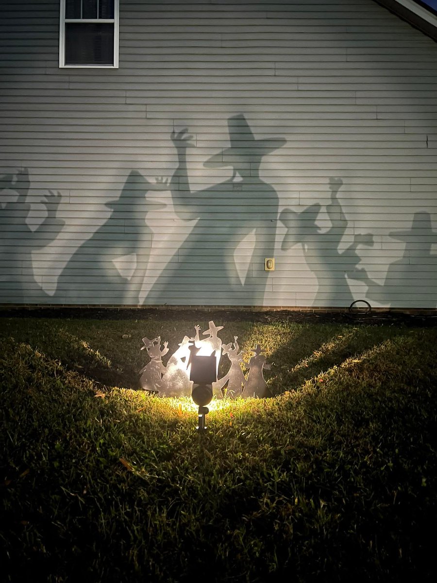 Answering the door as jinu