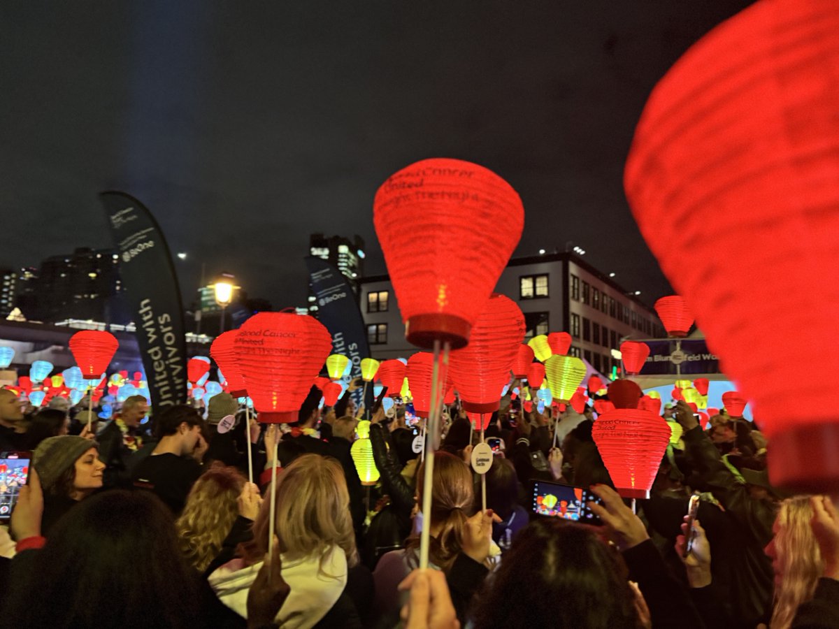 MariaSirenko's tweet image. Tonight we #LightTheNight - the future of blood cancer research is bright!  @Perlmutter_CC @nyulangone @BloodCancerUtd