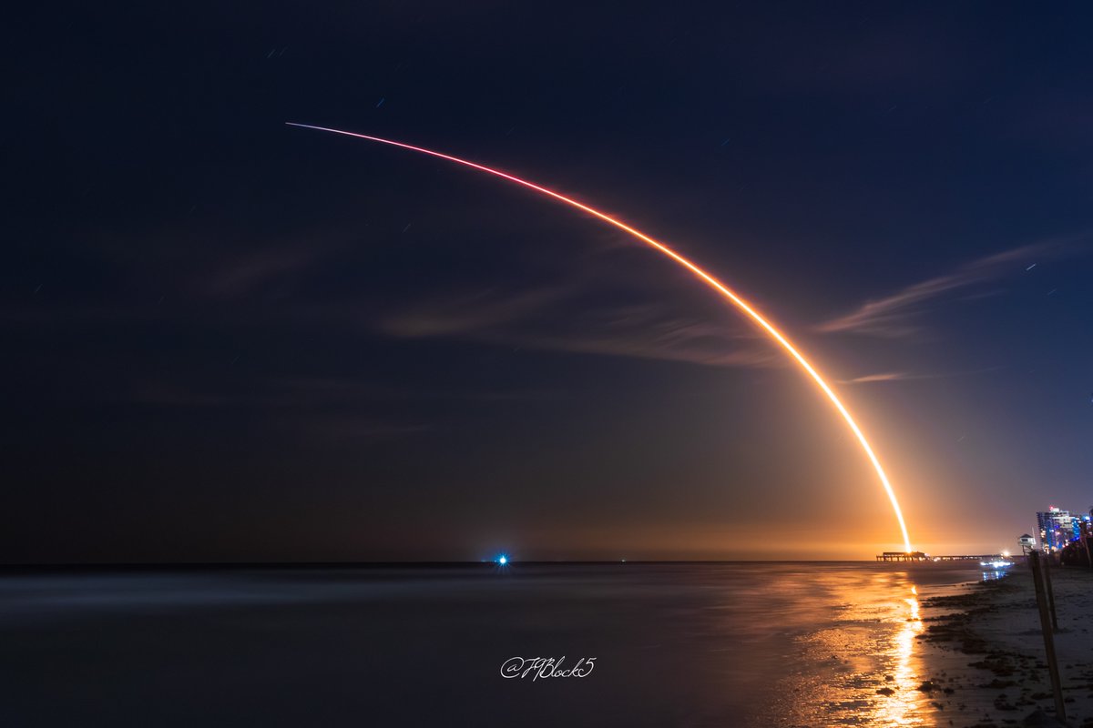 SpaceX F9 launching SpainSat NG II, viewed from Daytona Beach, FL. B1076 (22 flights) was expended.