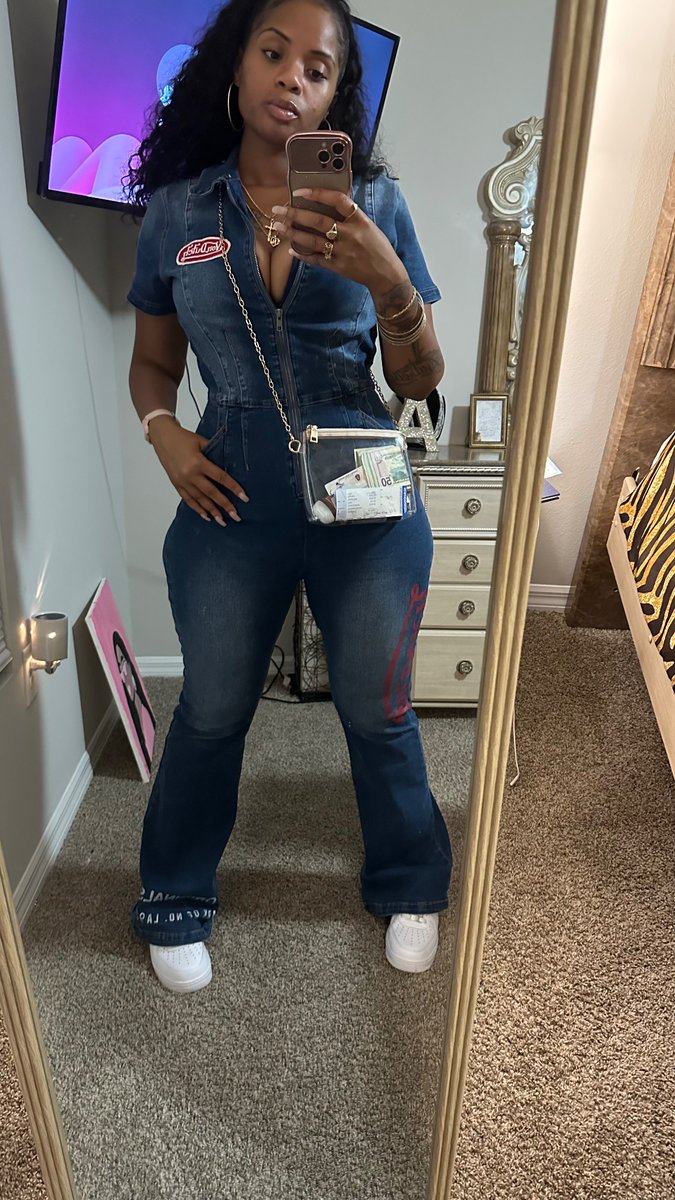 PlantBasedNe's tweet image. You should be a model boo even do some acting too or just roll with me and I’ll make everyday your photo shoot 

✨✨✨✨✨✨✨✨✨✨✨✨✨ 

Gucci Mane - Body Language