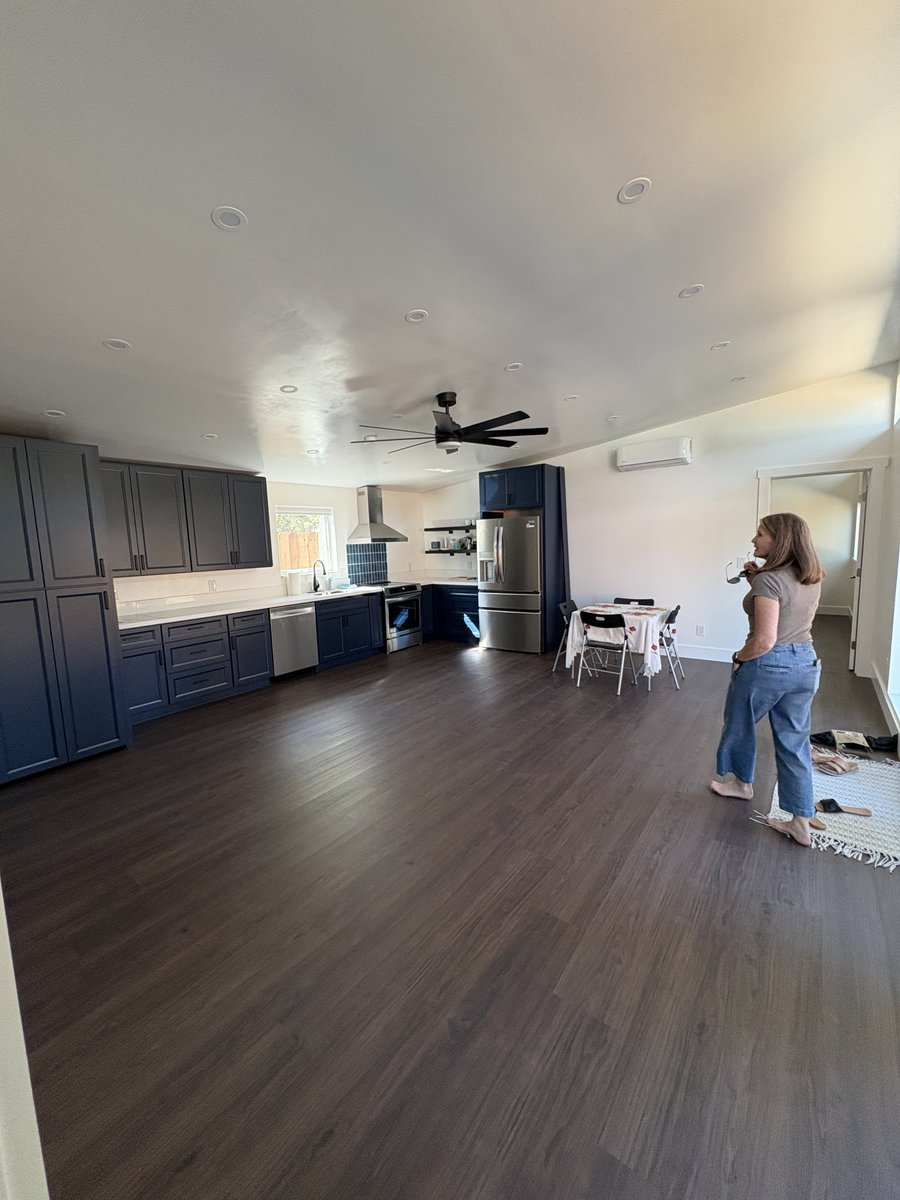 StudioShed's tweet image. This recent Summit 1000 build shows what’s possible when smart design meets efficient construction — wide-open interiors, clean lines, and endless potential for how you finish it. hubs.la/Q03PNTGJ0

#StudioHome #2bedroom #BackyardLiving #ModernDesign #ADU