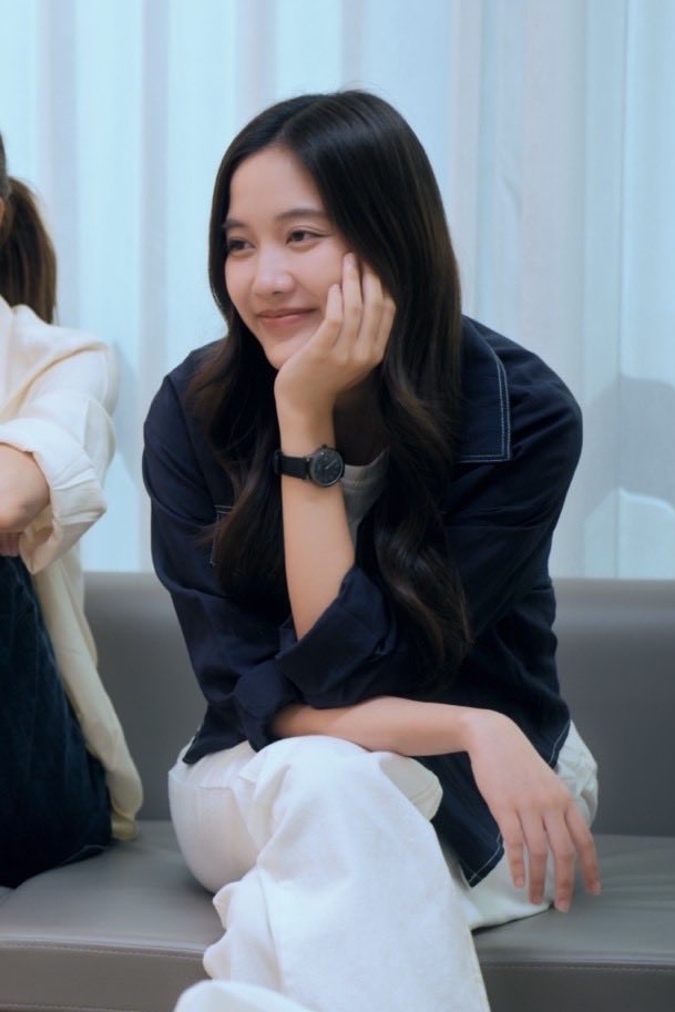 bunnytales1221's tweet image. พิฟรีนกางเกงขาวหล่อมากกกกกกก