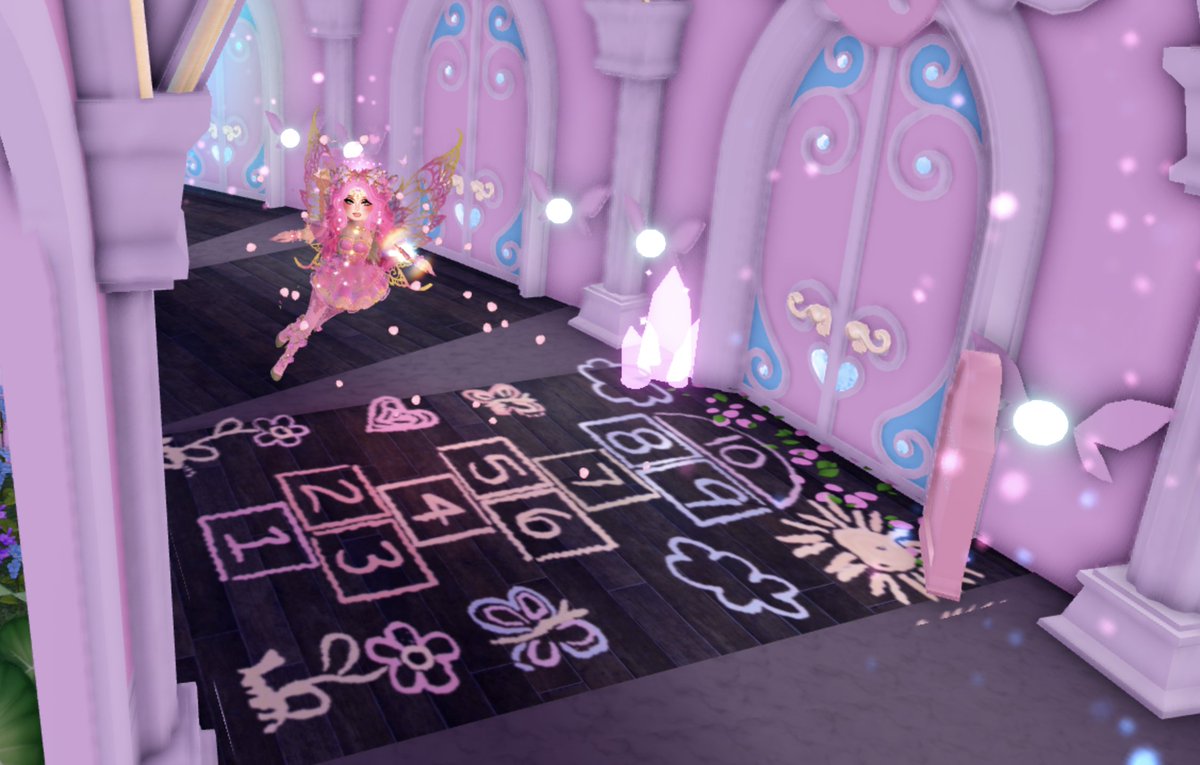 THIS IS SO CUTE! WHOEVERS DORM THIS IS ILY 😍#royalehigh