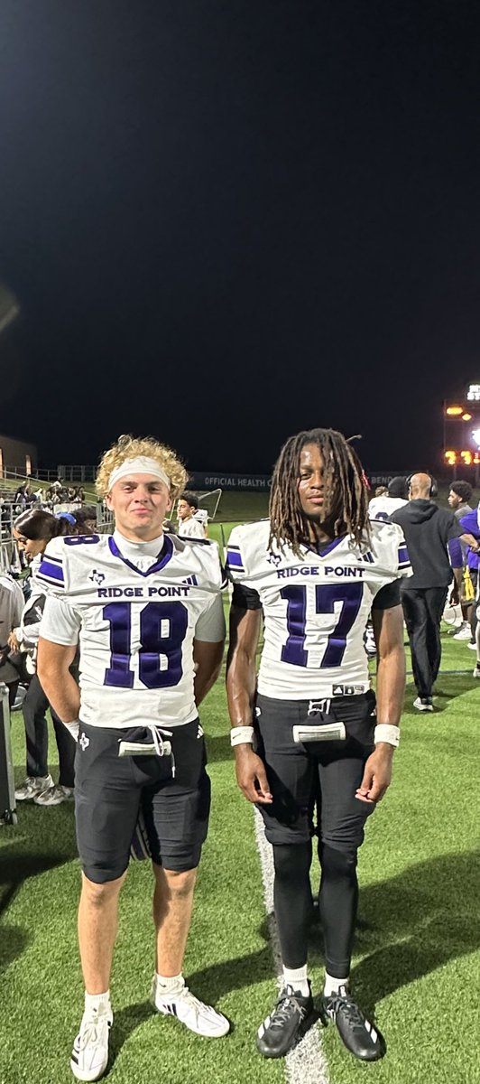 RPHS_Panthers10's tweet photo. @RGAPMobileLive 🚨Football (V)🚨: QB Fiedler finds Sr. WR Suhaib, #17 sprints past Clements defenders/finds Goalline: TD/PAT Good by Revere! RP v. Clements! #LetsGoRP #BeatClements! #GameDayReady #DefendThePoint #PanthersRange #PantherFinder @RGAPMobileLive
Panthers 63
Rangers 0
3rd Q: 2:00 https://t.co/RXo0IHrilX