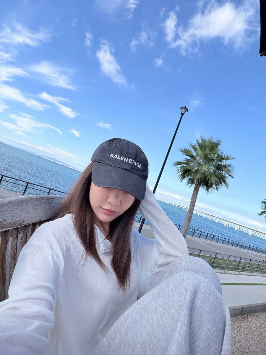 FayMayPinas's tweet image. [251024] May&apos;s IG post✨ [1]

🐹: &quot;🌊🌴🫶🏻&quot;  

#เฟเมษ์ #maywyda