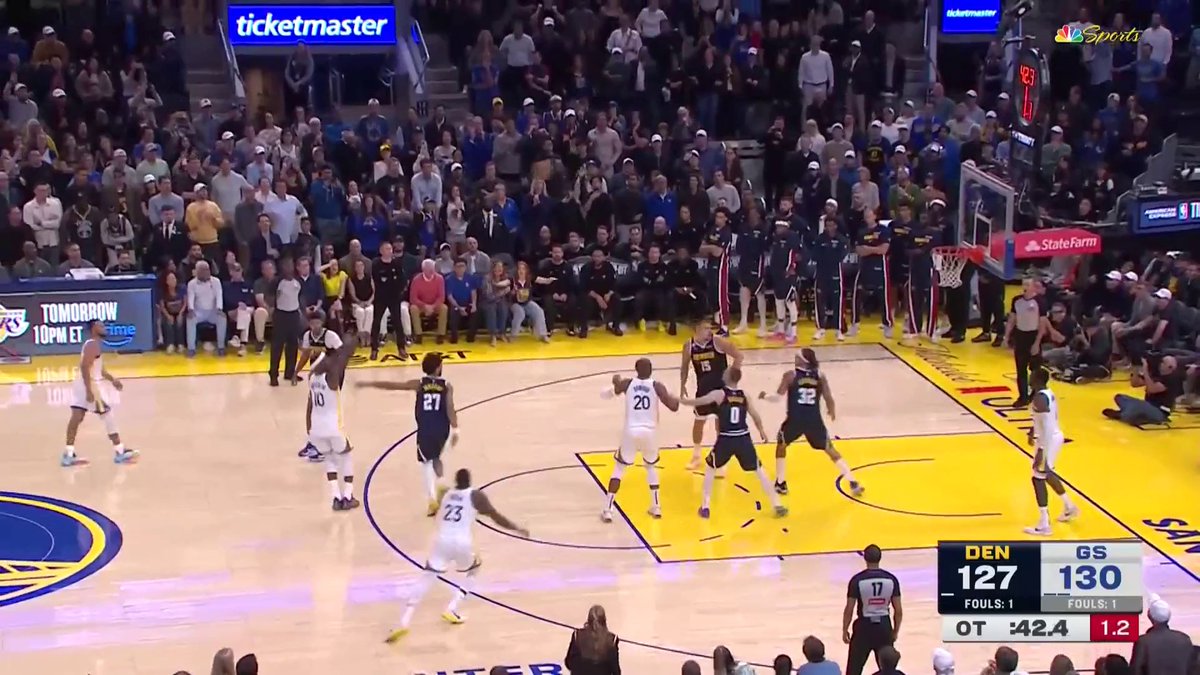 BUTLER BEATS THE SHOT CLOCK 🤌 