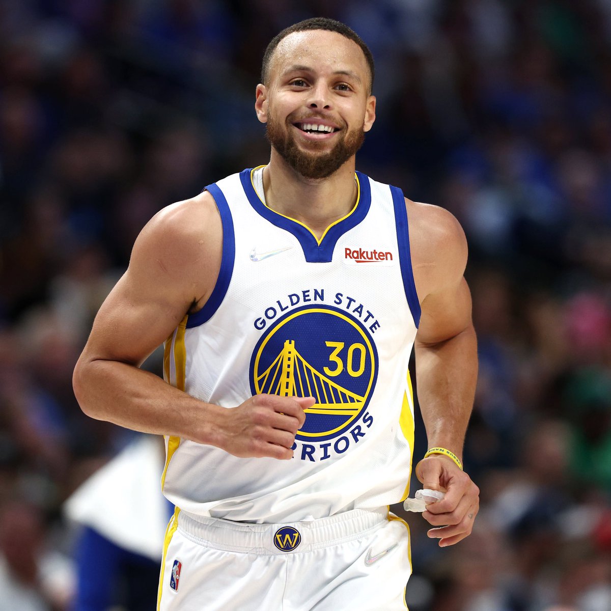 Steohen MF Curry tonight;

42 points
7 assists
6 rebounds
6 threes

WARRIORS ARE 2-0.