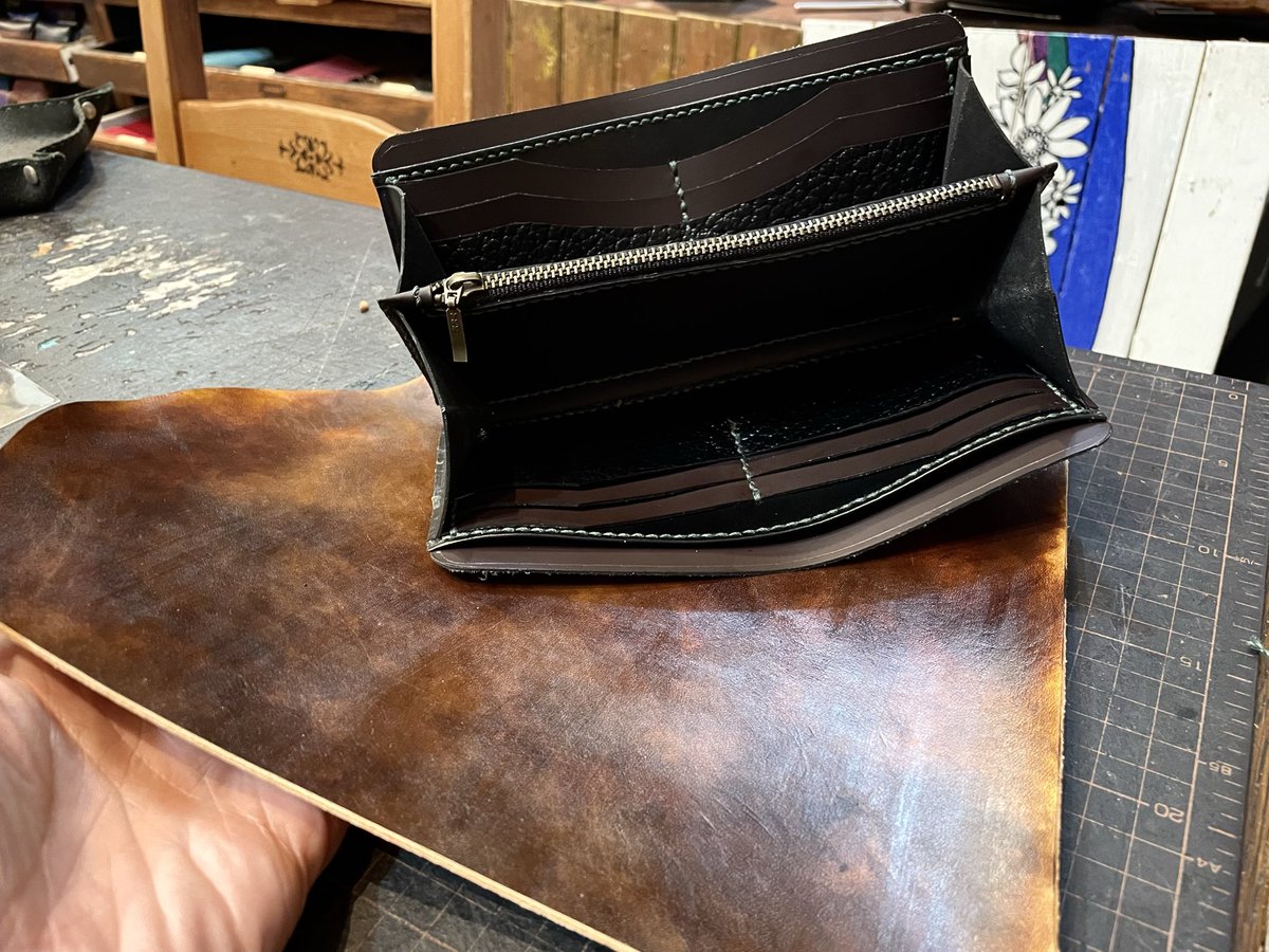 mikuさん♡ 覗き穴覗いたらみむかｩわナイストライのミクちゃんがUNOしている