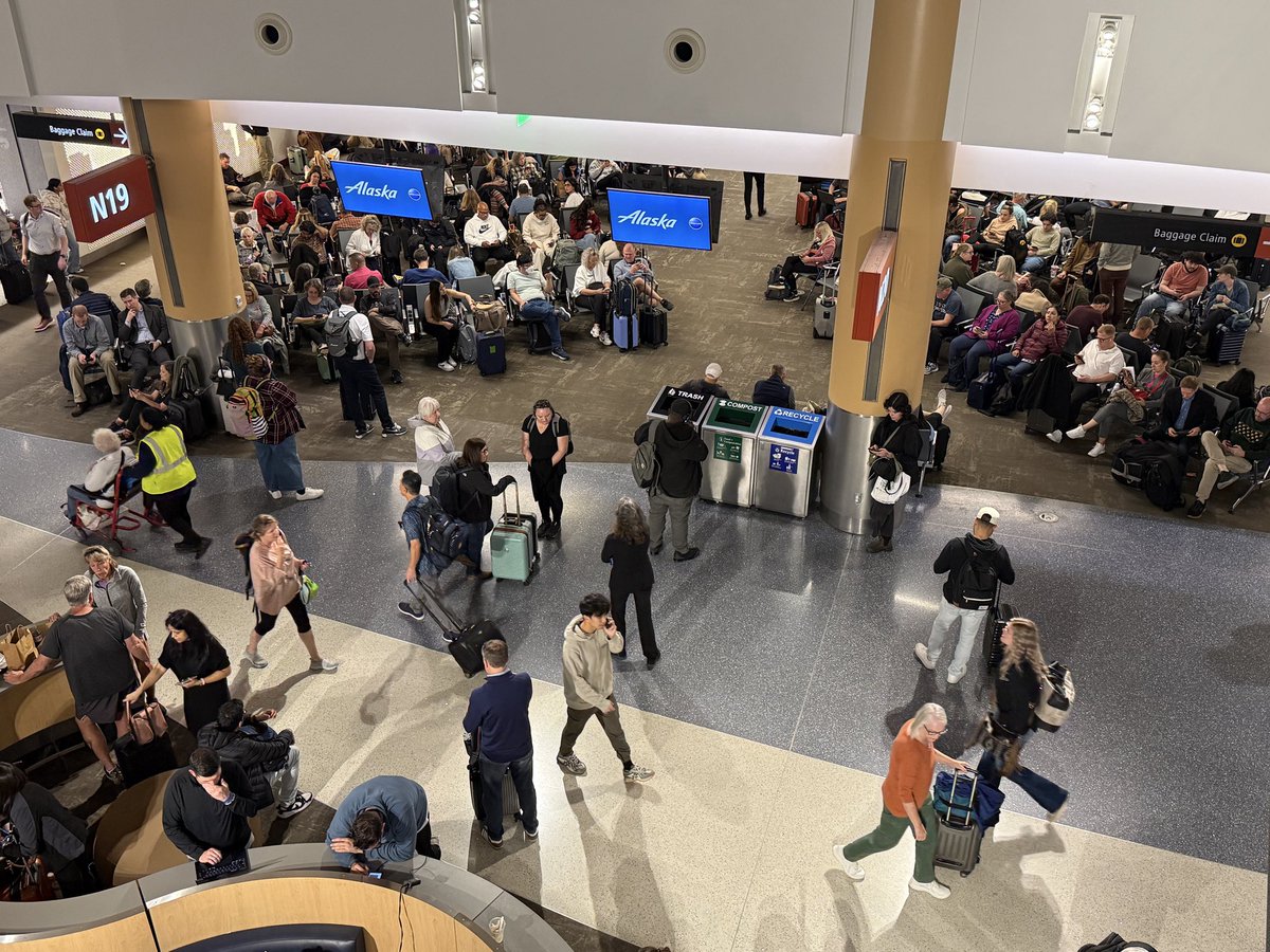 dsjohnson's tweet image. Ooof… @AlaskaAir  at Seattle.