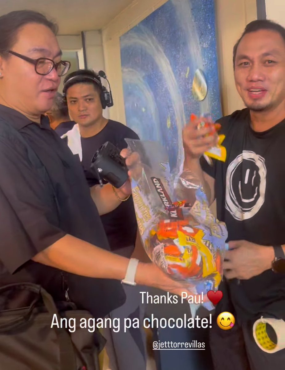 pau penge chocolate! hahaha mama jett abot ba yan dito?