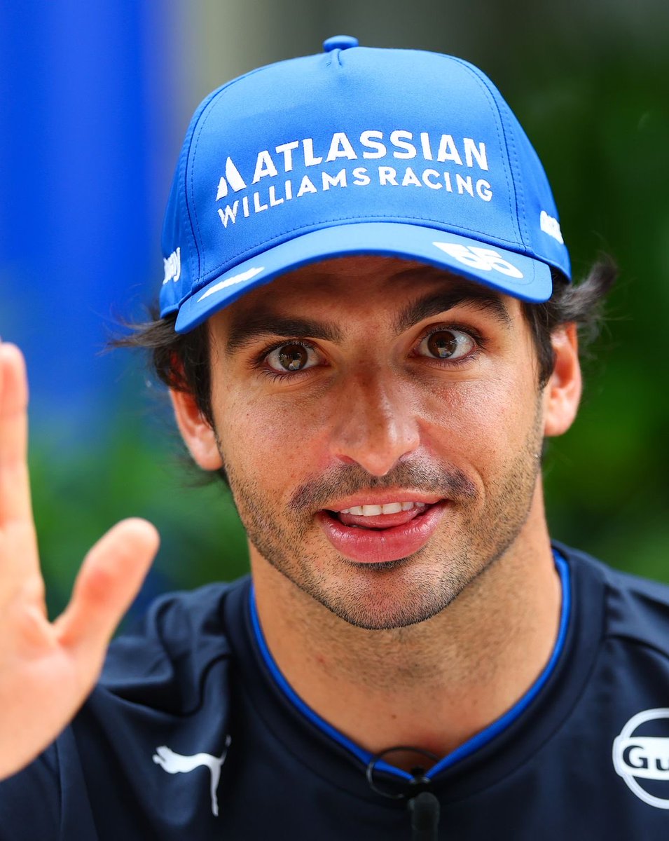 tomlinsainz's tweet photo. he's always at the crime scene https://t.co/CUp1O9Lvo0