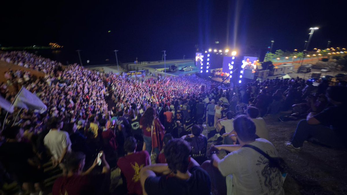 LLAPBA6taSec's tweet photo. "Ustedes, los jóvenes, son el alma de este movimiento y el motor de este proceso de cambio que nadie puede parar". @JMilei https://t.co/aBCamZtmzh