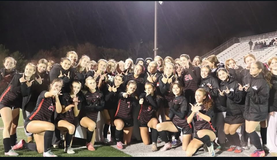 Girls Class 3A ⚽️ Playoffs Update 

No. 1 Fox Chapel def No. 9 West Allegheny, 6-2

Emily McKee scored ALL 6 goals for the Foxes!
