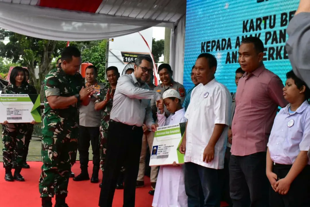 ajendam1bb's tweet photo. Kaajendam I/BB Letkol Caj Dwi Listyo Saputro Menghadiri Launching Kartu Berobat Gratis Kepada Anak Panti Asuhan, Disabilitas, Anak Berkebutuhan Khusus Dan Peningkatan Layanan Kesehatan Kepada Awak Media Di RSPH Medan. 21/10/25 https://t.co/zSn7zkCEzc