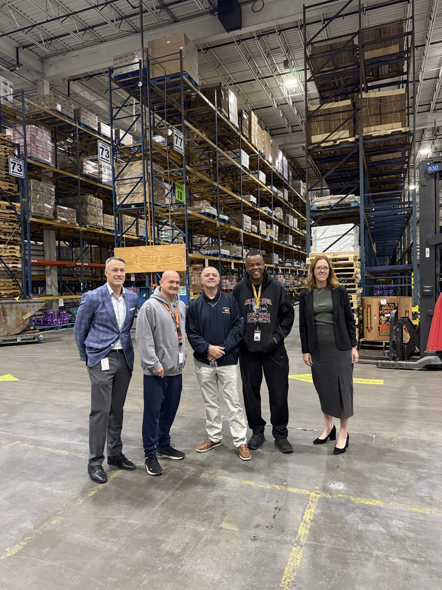 Thanks to Giant Eagle for hosting me at a tour of OK Grocery warehouse in the 27th Legislative District. State of the art facility with over 700 union employees and a great community partner.