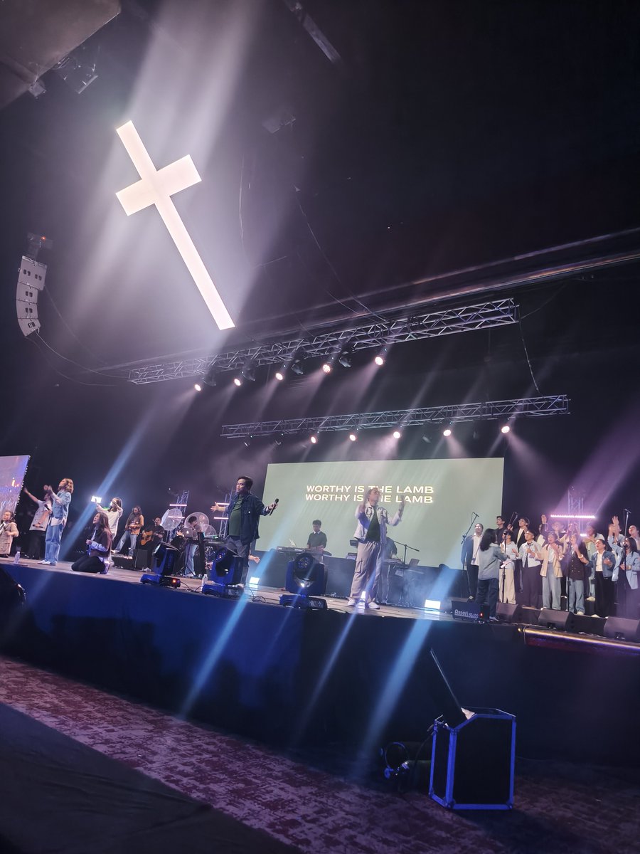 Lost boy tweet media