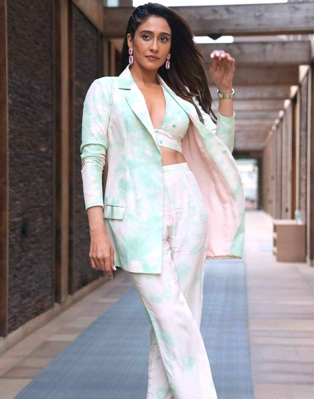 G3_elvVWIAAwE2n?format=jpg&name=large