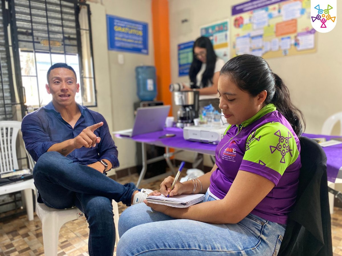 AimmeSd's tweet photo. Cerramos el taller “Cuidado a la Cuidadora”, un espacio que nos permitió reflexionar, aprender y fortalecernos como mujeres que acompañamos a otras mujeres. Agradecemos a la Cooperación Alemana para el Desarrollo, implementada por GIZ, por brindarnos este espacio. 
#AIMME https://t.co/zhlvi4JYTf
