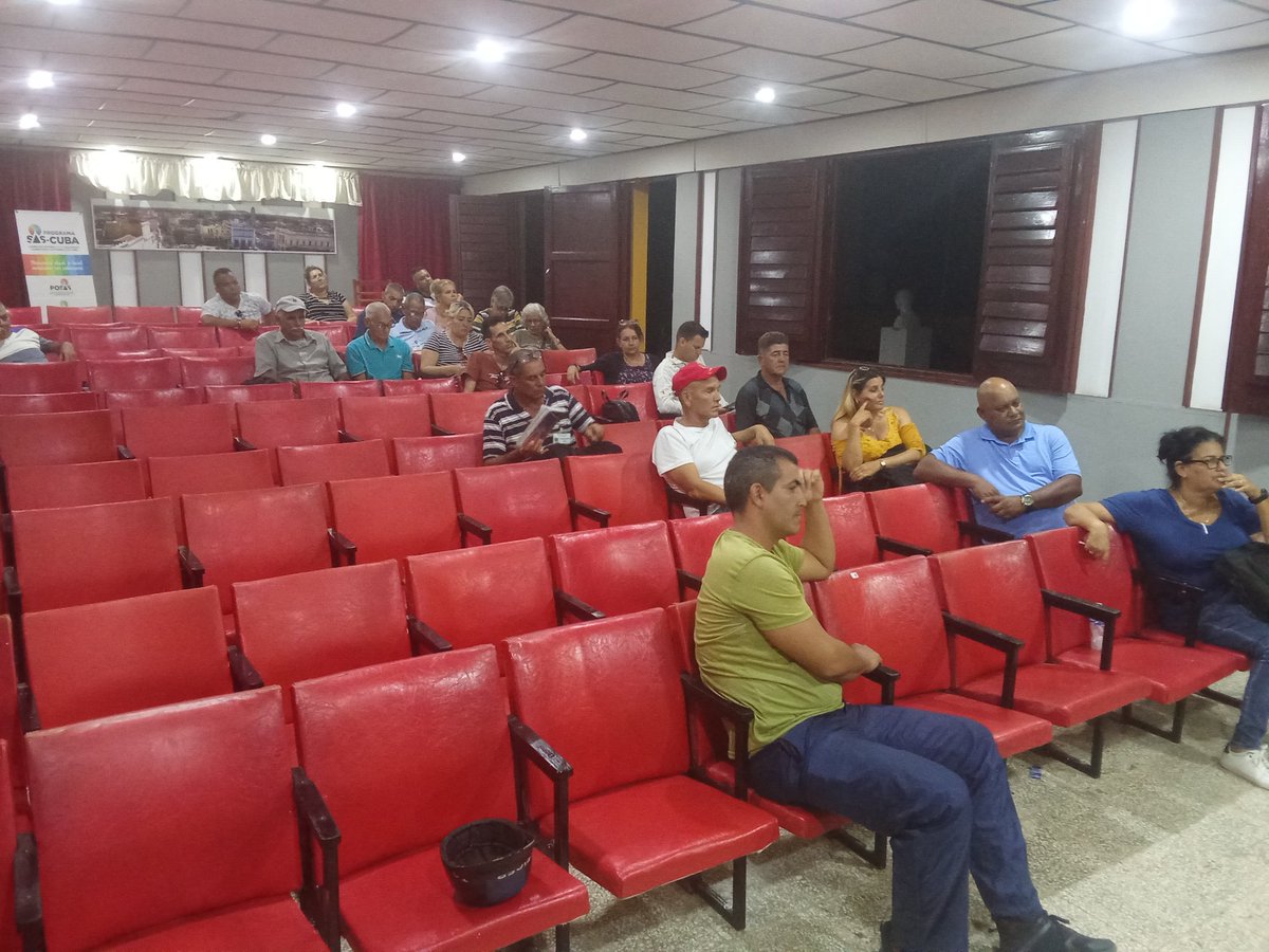 eduardo_yovanis's tweet image. En reunión del Grupo Temporal Municipal de #SanctiSpíritusEnMarcha se analiza la situación Higiénica Epidemiológica de nuestro municipio. El enfrentamiento a las Arbovirosis es el principal tema de discusión.
#PoderPopular 
#CubaPorLaVida 
#CubaPorLaSalud