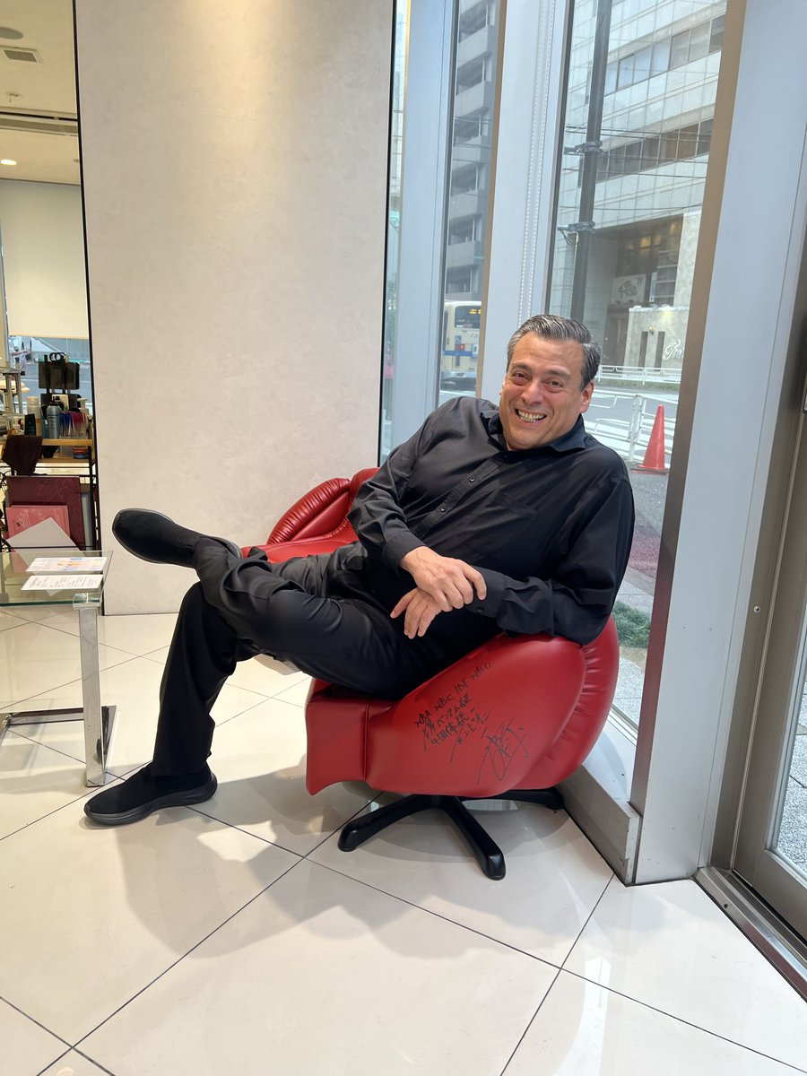 wbcmoro's tweet image. Haircut anyone? #boxing chair in Yokohama