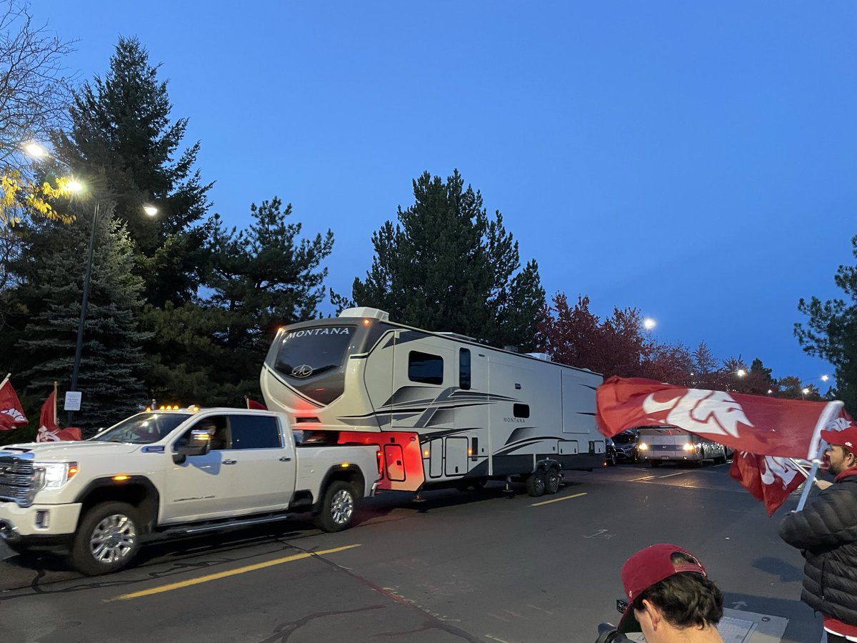 CougfanCOM's tweet photo. Finally, they’re back home! #GoCougs #Wazzu #PullmanBCT https://t.co/2kFjlpjILg