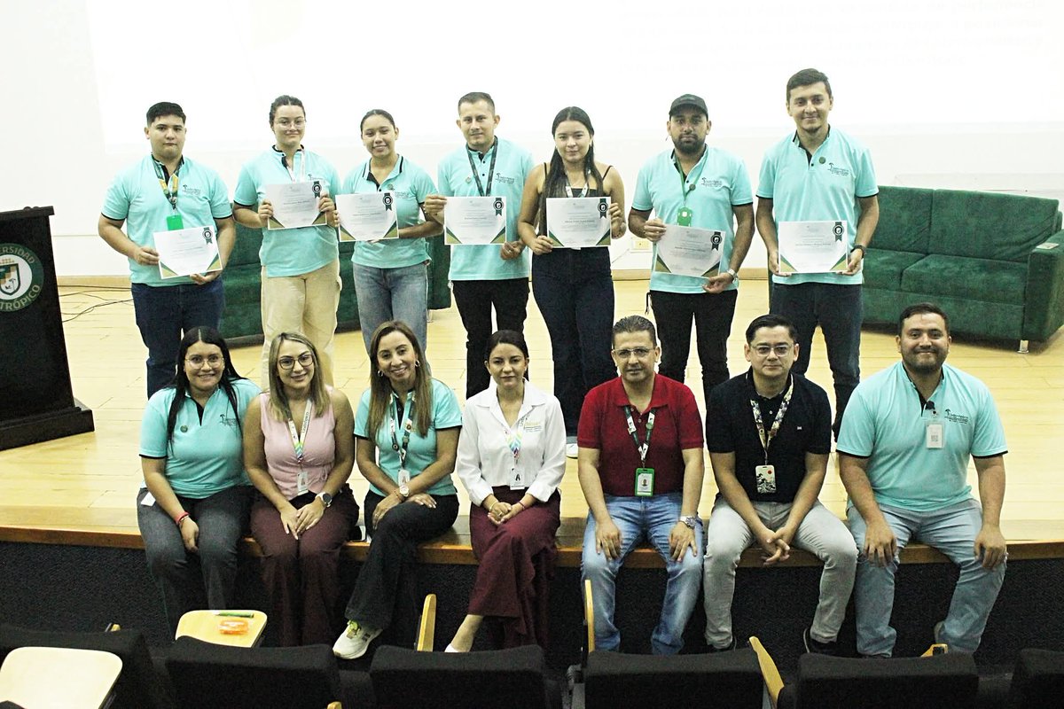 🎉 Conmemoramos el Día del Ingeniero Agroindustrial, profesionales que con su conocimiento, innovación y compromiso 🌱 contribuyen al desarrollo sostenible del sector.

👏 Estudiantes que se destacan en los diferentes ejes misionales institucionales, recibieron un reconocimiento.