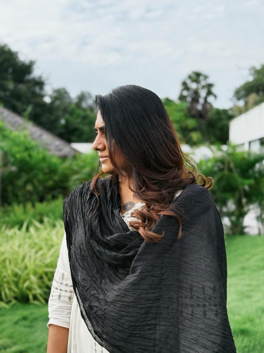 Weekendvibes_'s tweet image. Nimisha Sajayan 🖤🤍

#Nimisha #NimishaSajayan