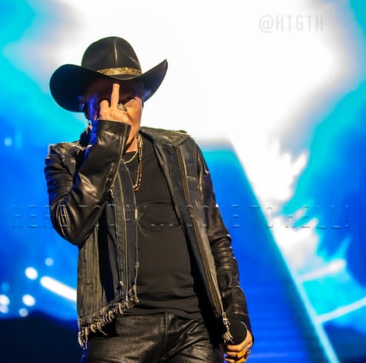 kthchapr360's tweet photo. The best night you can have with my Mr. Brownstone @axlrose #gnr #GunsNRoses 🌹🇨🇴vive c https://t.co/PoNiLTg8y9