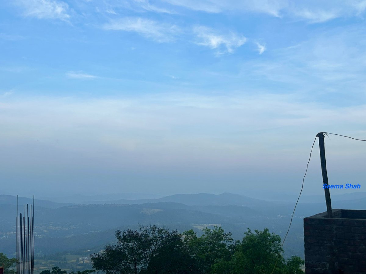 SeemaSh46712468's tweet image. Just make your as simple as possible 😎
Very surreal morning at #Saputara #Gujarat
SkyMedia…Post your sky pictures
Have Fantastic Friday ahead 🤩🙌🏻🌄❤️🙋♀️
#theme_pic_India_skypics
#Sclick
#Sऊवाच😍
#MorningVibes
#ThePhotoHour #Dang