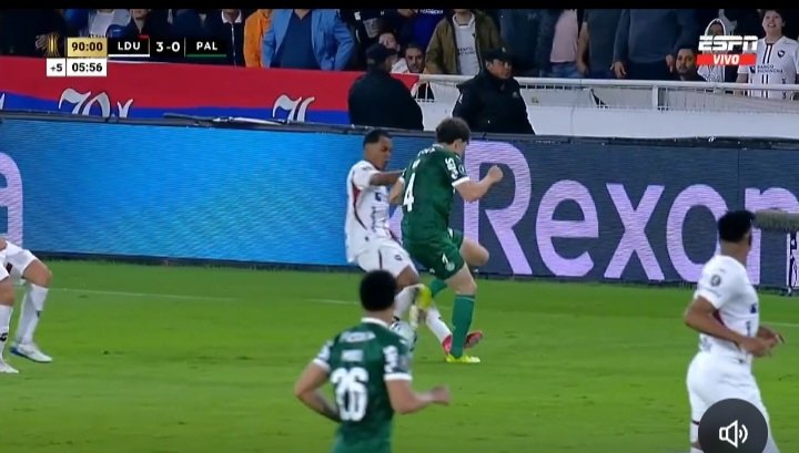 oscarluisblanc3's tweet image. @ArbitroInteBlog LIGA DE QUITO 3 PALMEIRAS 0
FACUNDO TELLO
CALIFICACION : BUENA
Me vuelve a pasar lo mismo con TELLO, una muy buena labor disminuye en su calificación por no advertir un JBG del 29L .El VAR PALETTA siempre confiable lo salvó de ese error llamándolo a revisión. En