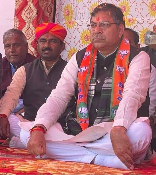 bhati_hathi's tweet photo. भारतीय जनता पार्टी हरियाणा प्रदेश के संगठन प्रभारी, राजस्थान भाजपा के पूर्व प्रदेशाध्यक्ष , देश के कद्दावर भाजपा नेता, संघर्षशील व्यक्तित्व के धनी, जातिवादी राजनीति से परे धरातल से जुड़े हमारे मार्गदर्शक डॉ सतीश पूनिया जी को जन्म दिवस की हार्दिक बधाई । https://t.co/O8fwGk0rRz