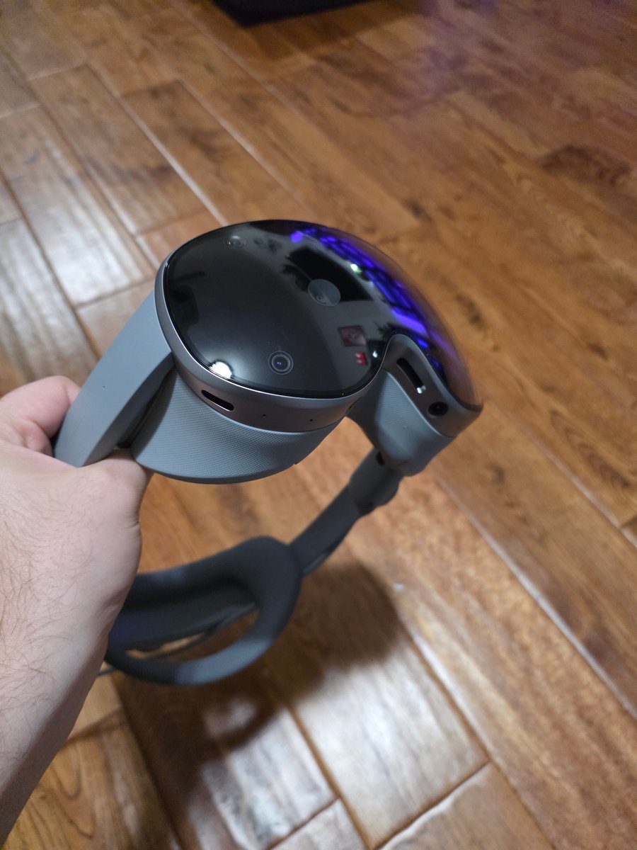 My thoughts after using the Galaxy XR for a few hours today. 

1: Paying $3,500 just to watch movies on nice screens in VR, it's dumb. This proves that. 

2: Long-term if they can bring over a massive game library from Meta Quest, having controller access, it means this has far