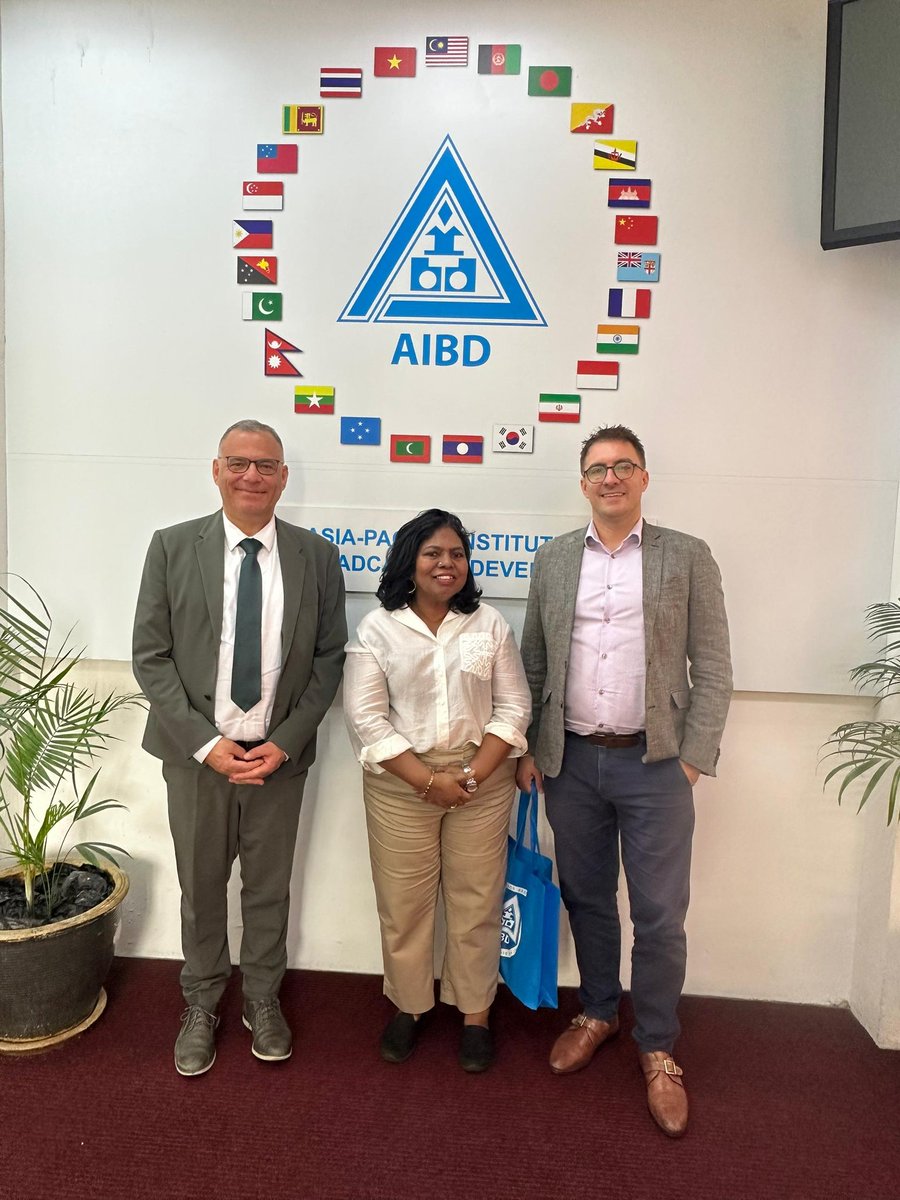 myAibd's tweet image. AIBD was pleased to welcome Mr. Thierry d&apos;Anna &amp;amp; Mr. Yoann Talhouarne from the French Embassy 🇫🇷 for a fruitful discussion with our DG/CEO Ms. Philomena Gnanapragasam on strengthening media collaboration &amp;amp; capacity building. 🤝

#AIBD #France #MediaDevelopment #Partnership