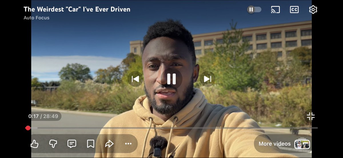 SnazzyLabs's tweet image. I mean this in the nicest way possible, but the new YouTube player design is horrifically hideous.