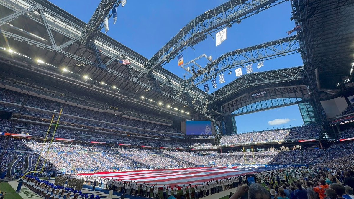 johnson_maren's tweet image. 1 ticket for Sun., Sec. 121 Row 8 Seat 3, $120 w/this view & the best seat neighbors! I can’t go😭getting over Covid, back to work, packing & moving to a new apt Sat😴Still making my GameDay sign & wearing my fit/hat, I’ll just be on IR from my couch😆Cheer extra loud!#ForTheShoe