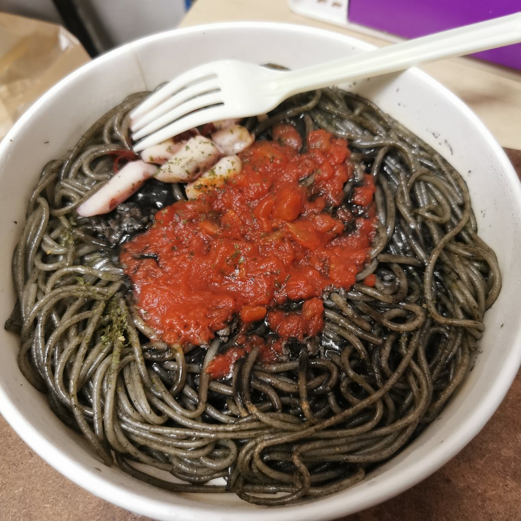 セブンのイカ墨パスタうますぎ